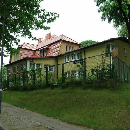 Hotel Pod Platanami Тшебница Екстериор снимка