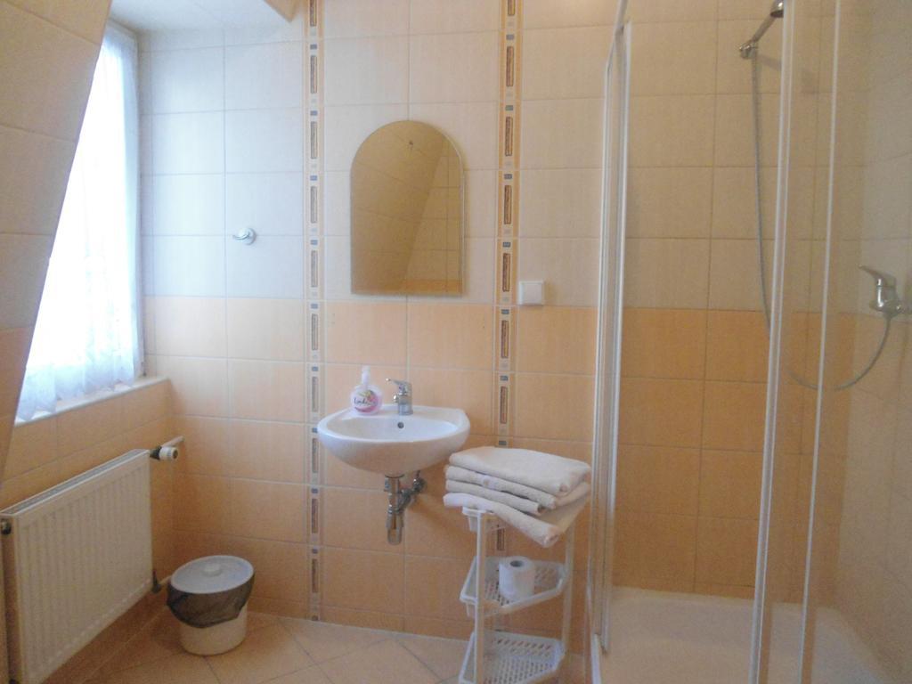 Hotel Pod Platanami Тшебница Стая снимка