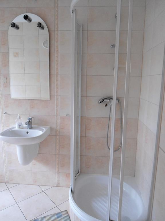 Hotel Pod Platanami Тшебница Стая снимка