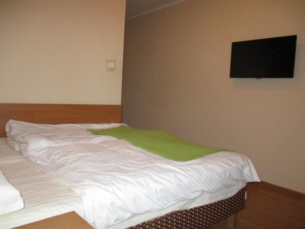 Hotel Pod Platanami Тшебница Екстериор снимка