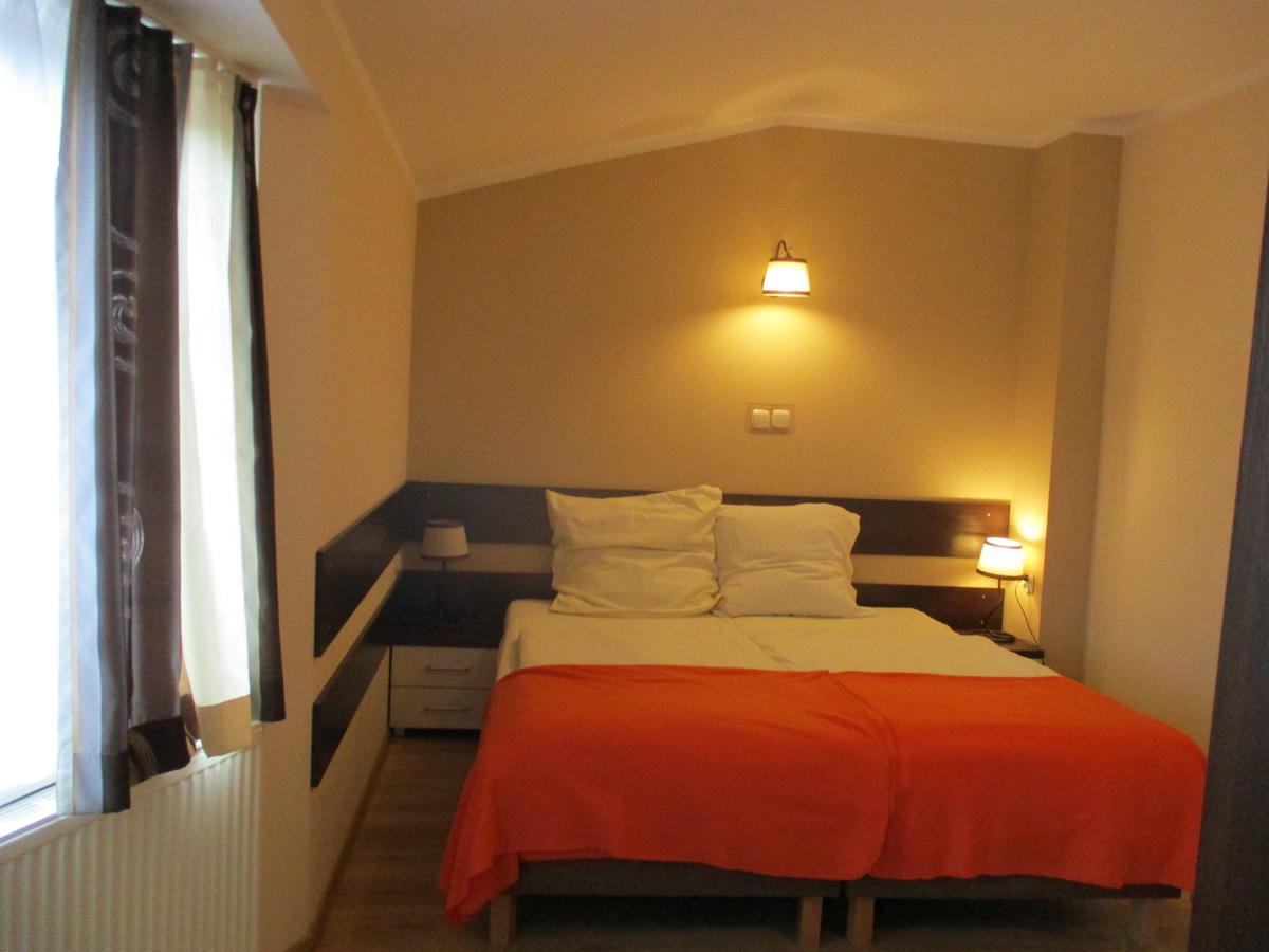 Hotel Pod Platanami Тшебница Екстериор снимка